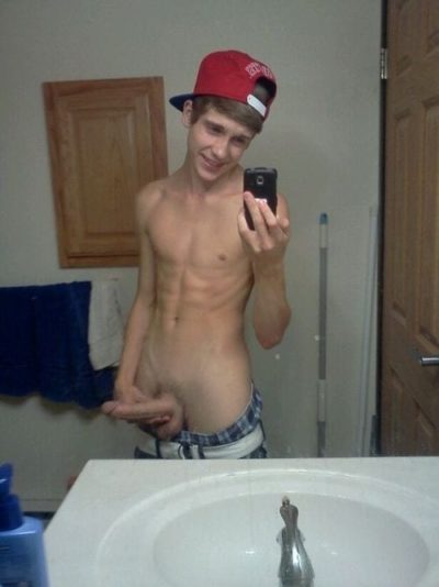 Hot Twink Mirror Boner